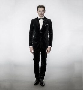 Lire la suite à propos de l’article Guide de Style Homme : Comment S’habiller pour le Nouvel An