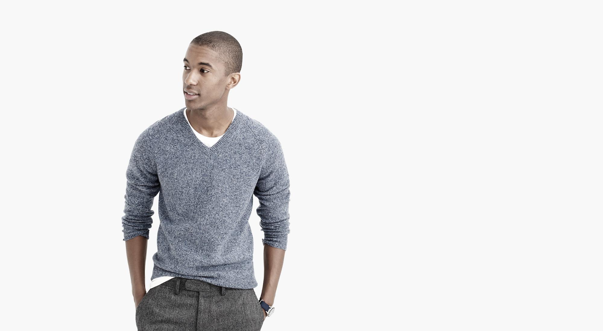 You are currently viewing 10 Astuces Incontournables pour Bien Porter un Pull Homme